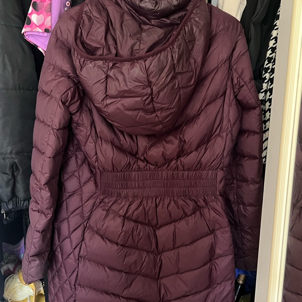 Michael Kors burgundy colored puffer jacket new - Picture 2 of 6